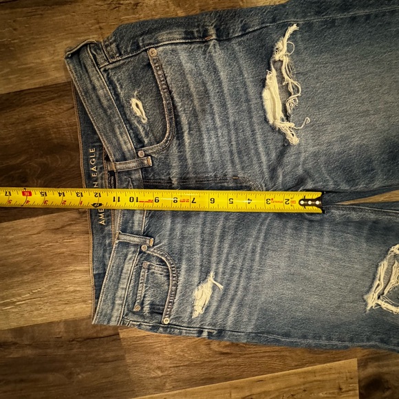 American Eagle Outfitters Comfort Stretch waistband Distressed Boyfriend Jeans! - Picture 3 of 7